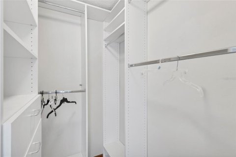 Condo in Port Charlotte, Florida, 2 bedrooms № 2395975 - photo 17