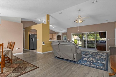 House in Spring Hill, Florida 4 bedrooms, 190.26 sq.m. № 2095253 - photo 5