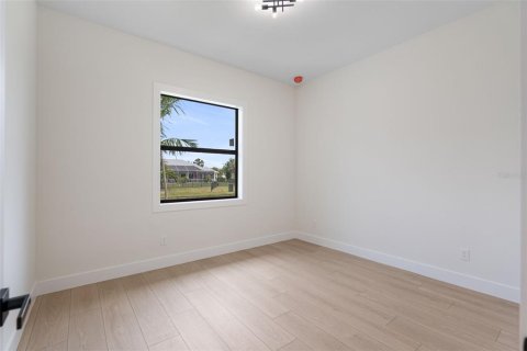 House in Rotonda, Florida 3 bedrooms, 208.57 sq.m. № 1687116 - photo 19