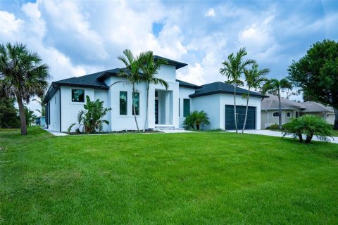 House in Rotonda, Florida 3 bedrooms, 208.57 sq.m. № 1687116 - photo 2