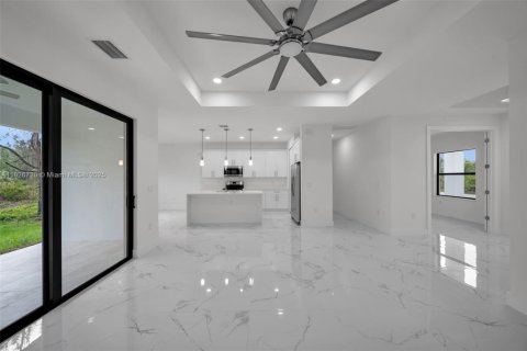 Casa en venta en Lehigh Acres, Florida, 3 dormitorios, 159.7 m2 № 2022342 - foto 7