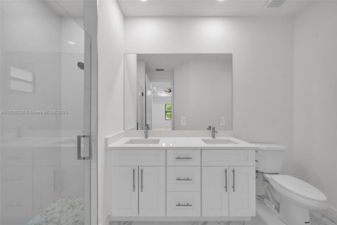 Casa en venta en Lehigh Acres, Florida, 3 dormitorios, 159.7 m2 № 2022342 - foto 18