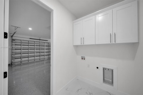 Casa en venta en Lehigh Acres, Florida, 3 dormitorios, 159.7 m2 № 2022342 - foto 25