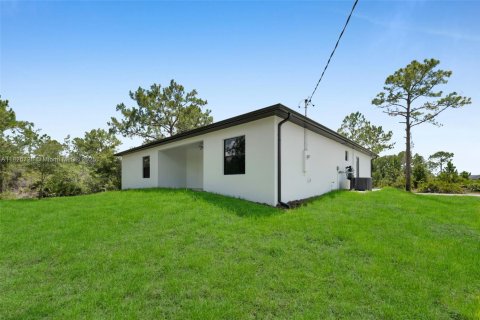Casa en venta en Lehigh Acres, Florida, 3 dormitorios, 159.7 m2 № 2022342 - foto 29
