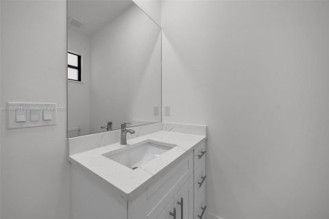 Casa en venta en Lehigh Acres, Florida, 3 dormitorios, 159.7 m2 № 2022342 - foto 22