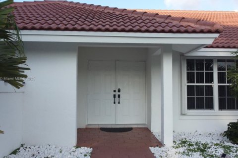 House in Plantation, Florida 4 bedrooms, 195.28 sq.m. № 1772696 - photo 9