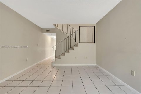 Copropriété à vendre à North Miami Beach, Floride: 2 chambres, 125.23 m2 № 1811210 - photo 7