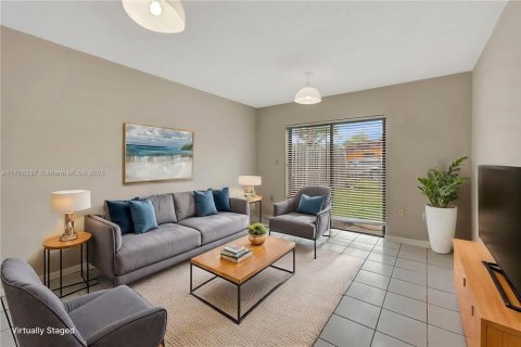 Copropriété à vendre à North Miami Beach, Floride: 2 chambres, 125.23 m2 № 1811210 - photo 16