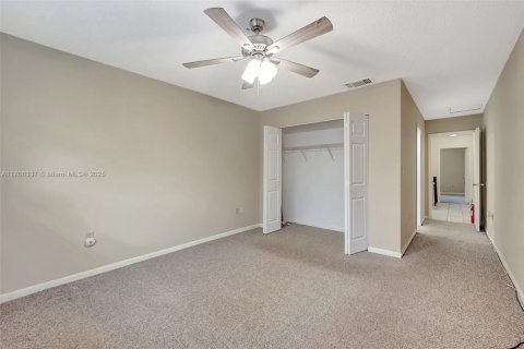 Copropriété à vendre à North Miami Beach, Floride: 2 chambres, 125.23 m2 № 1811210 - photo 24