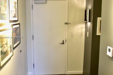 Condo in Miami, Florida  № 2067475 - photo 25