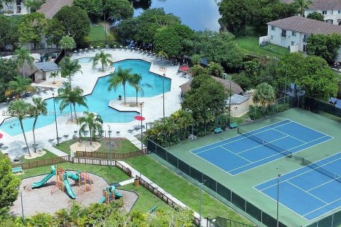 Condominio en venta en Miami, Florida, 3 dormitorios, 143.07 m2 № 2042689 - foto 20