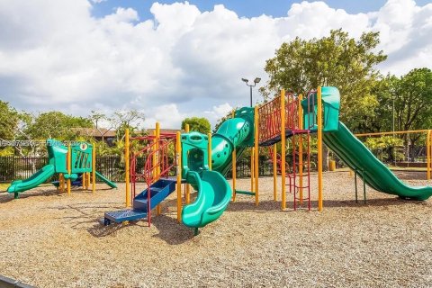 Condominio en venta en Miami, Florida, 3 dormitorios, 143.07 m2 № 2042689 - foto 19