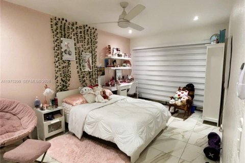 Condo in Miami, Florida, 3 bedrooms  № 2042689 - photo 8