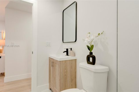 House in Oakland Park, Florida 4 bedrooms, 109.62 sq.m. № 2020760 - photo 21