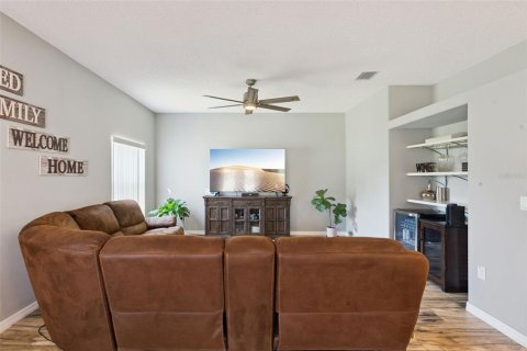 Villa ou maison à vendre à Haines City, Floride: 3 chambres, 221.48 m2 № 2103669 - photo 15
