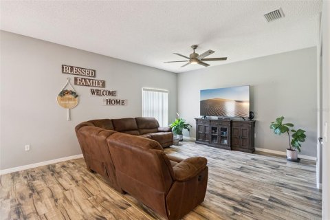 Villa ou maison à vendre à Haines City, Floride: 3 chambres, 221.48 m2 № 2103669 - photo 16