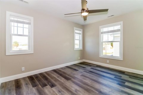 Снять в аренду квартиру в Сент-Питерсберг, Флорида 4 комнаты, 87.14м2, № 1910421 - фото 13