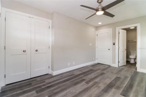 Снять в аренду квартиру в Сент-Питерсберг, Флорида 4 комнаты, 87.14м2, № 1910421 - фото 8