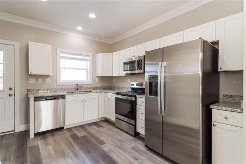 Снять в аренду квартиру в Сент-Питерсберг, Флорида 4 комнаты, 87.14м2, № 1910421 - фото 6