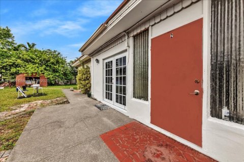 Commercial property in Hallandale Beach, Florida № 1776064 - photo 9
