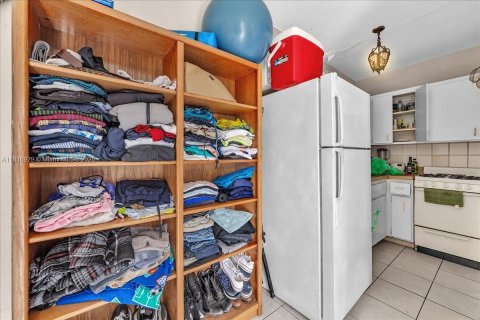 Commercial property in Hallandale Beach, Florida № 1776064 - photo 28