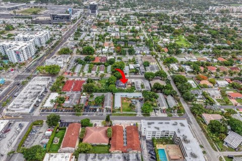 Commercial property in Hallandale Beach, Florida № 1776064 - photo 22
