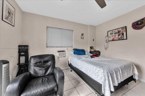 Commercial property in Hallandale Beach, Florida № 1776064 - photo 25