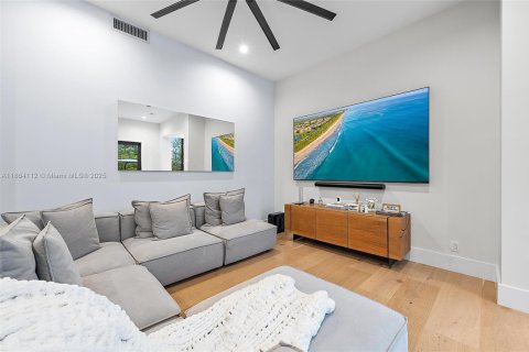 Casa en venta en Palm Beach Gardens, Florida, 5 dormitorios, 559.92 m2 № 1921787 - foto 11