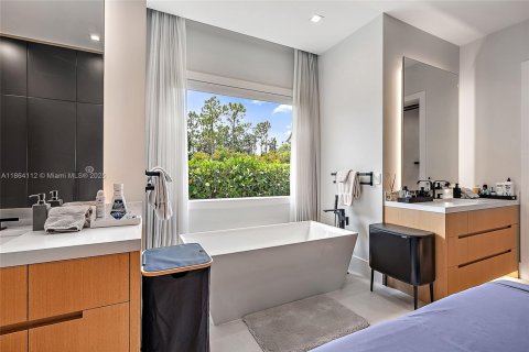 Casa en venta en Palm Beach Gardens, Florida, 5 dormitorios, 559.92 m2 № 1921787 - foto 18