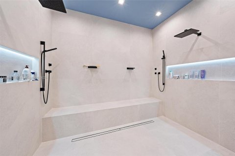 Casa en venta en Palm Beach Gardens, Florida, 5 dormitorios, 559.92 m2 № 1921787 - foto 17