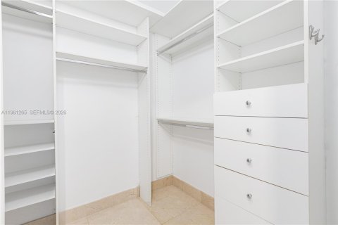 Condo in Miami, Florida, 1 bedroom  № 2052938 - photo 19