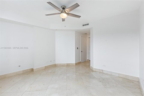 Condo in Miami, Florida, 1 bedroom  № 2052938 - photo 15