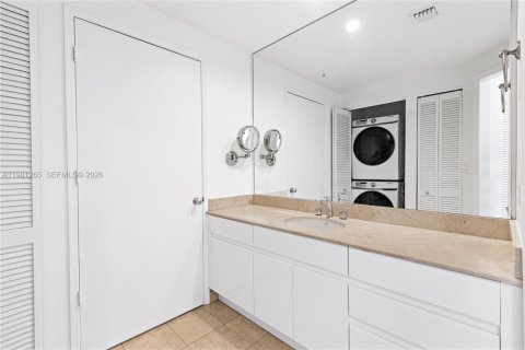 Condo in Miami, Florida, 1 bedroom  № 2052938 - photo 17