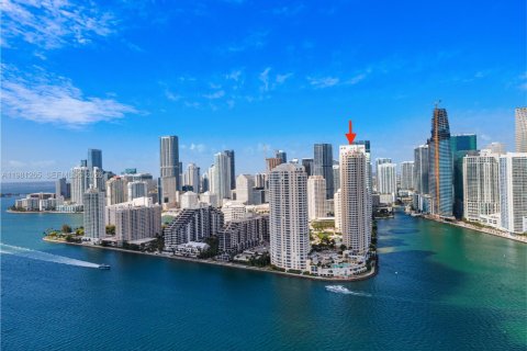 Condo in Miami, Florida, 1 bedroom  № 2052938 - photo 2