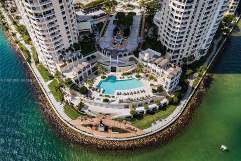 Condo in Miami, Florida, 1 bedroom  № 2052938 - photo 29