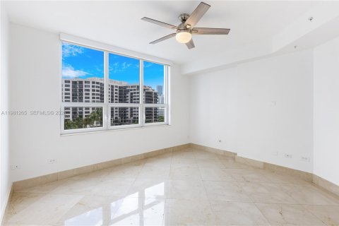 Condo in Miami, Florida, 1 bedroom  № 2052938 - photo 16