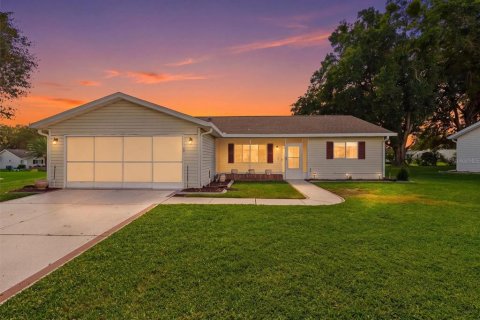 Villa ou maison à Summerfield, Floride 3 chambres, 164.07 m2 № 2419357