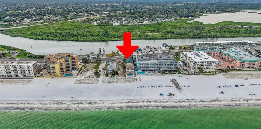 Villa ou maison à Indian Shores, Floride 3 chambres, 183.85 m2 № 2398484