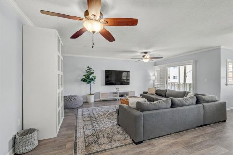 Villa ou maison à vendre à Indian Shores, Floride: 3 chambres, 183.85 m2 № 2398484 - photo 8