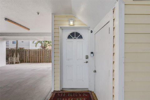 Villa ou maison à vendre à Indian Shores, Floride: 3 chambres, 183.85 m2 № 2398484 - photo 5