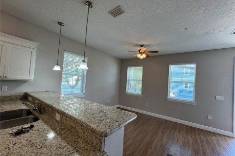 Villa ou maison à louer à Winter Park, Floride: 3 chambres, 163.51 m2 № 2379549 - photo 2