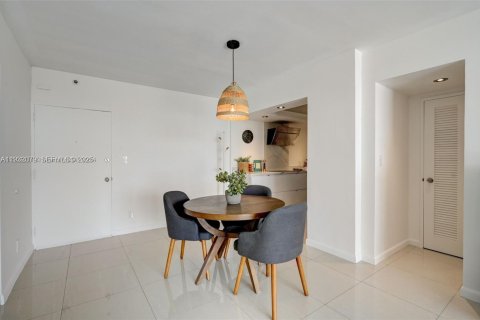 Снять в аренду кондоминиум в Майами-Бич, Флорида 2 спальни, 110.55м2, № 1990588 - фото 14