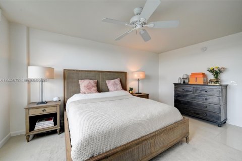 Снять в аренду кондоминиум в Майами-Бич, Флорида 2 спальни, 110.55м2, № 1990588 - фото 16