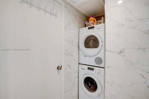 Снять в аренду кондоминиум в Майами-Бич, Флорида 2 спальни, 110.55м2, № 1990588 - фото 21