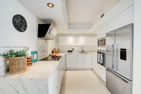 Снять в аренду кондоминиум в Майами-Бич, Флорида 2 спальни, 110.55м2, № 1990588 - фото 9