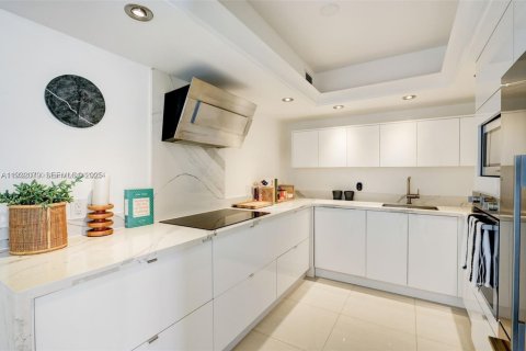 Снять в аренду кондоминиум в Майами-Бич, Флорида 2 спальни, 110.55м2, № 1990588 - фото 10