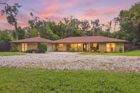 Casa en DeLand, Florida 3 dormitorios, 186.55 m2 № 2371493