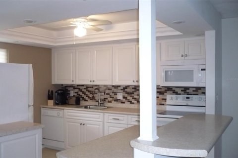 Condo in Clearwater, Florida, 2 bedrooms  № 212677 - photo 18