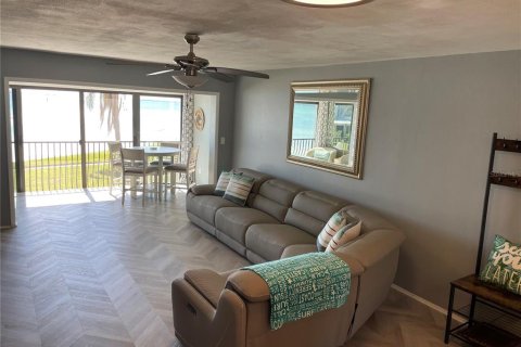 Condo in Clearwater, Florida, 2 bedrooms  № 212677 - photo 20
