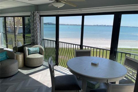 Condo in Clearwater, Florida, 2 bedrooms  № 212677 - photo 23